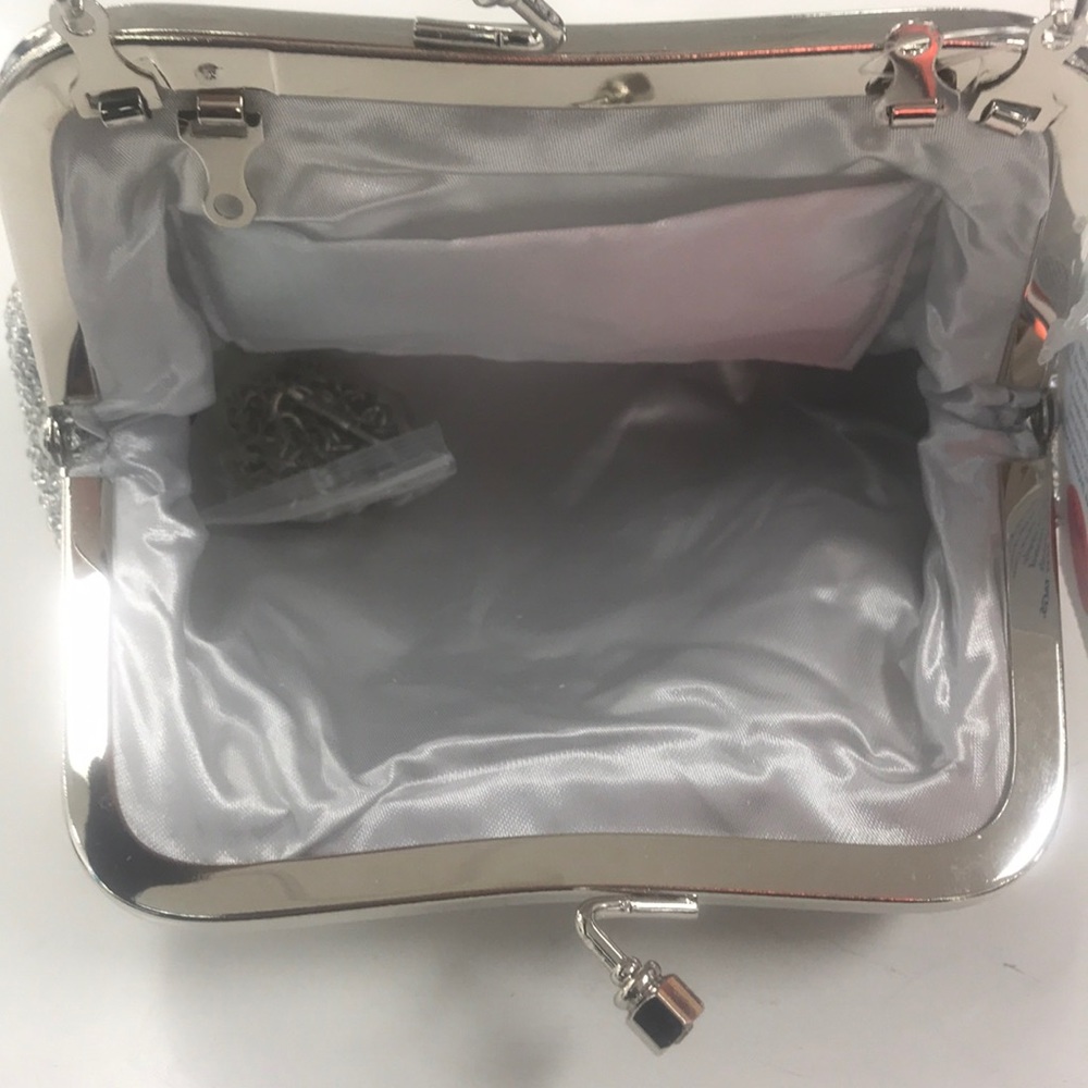 Handbag - Picture 3 of 4